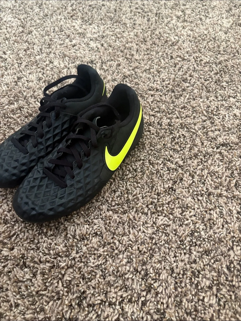 Nike Tiempo Legend 8 Club MG Kids Soccer Cleats Black Volt